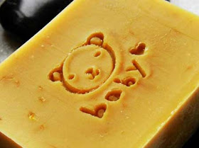 صناعة صابون من حليب الأم للعناية بالبشرة صناعة صابون من حليب الأم للعناية بالبشرة