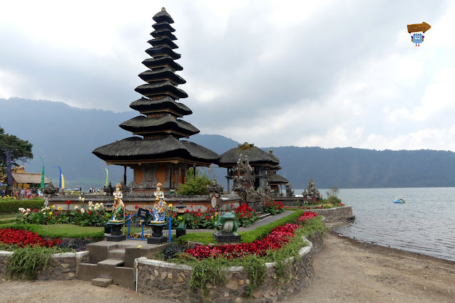 Pura Ulum Danu Batram - Bali