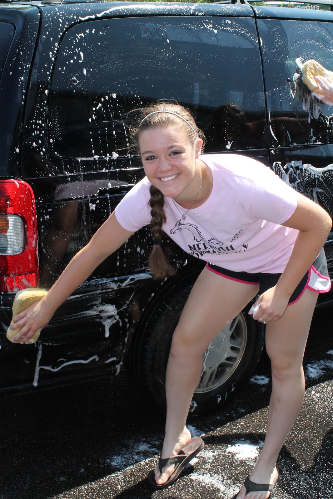 NHS Rocket Swimming and Diving Team Car Wash Fun!