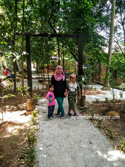 Mendaki di Taman ECO Rimba, KL Mendaki di Taman ECO Rimba, KL