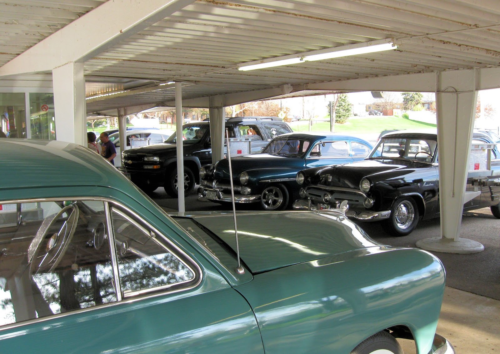 Tonka Cruzers Car Club Drive In