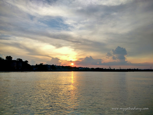 Sunset by the Yamuna River in Uttar Pradesh