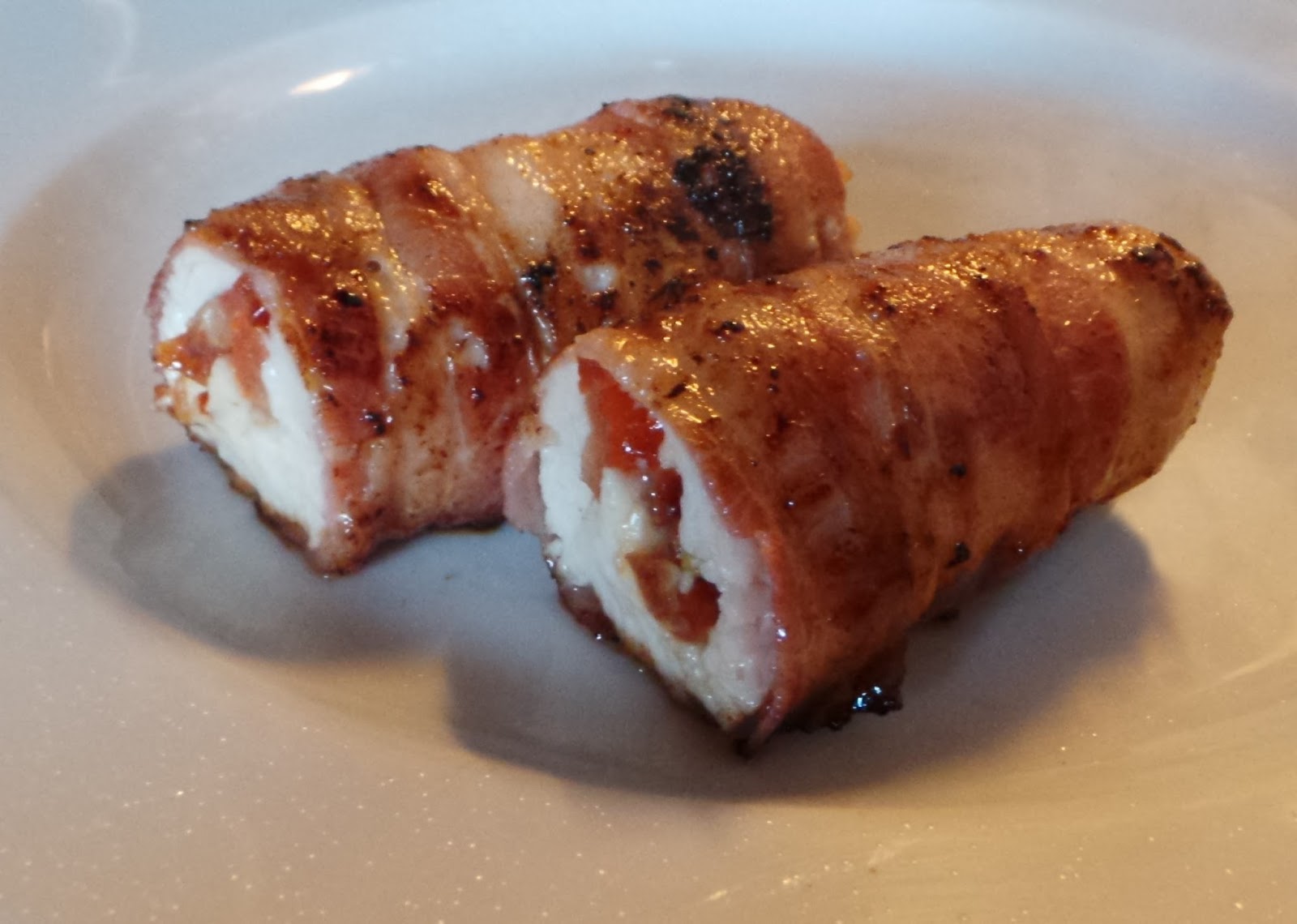 Sandy&amp;#39;s Kitchendreams: Puten-Bacon-Röllchen mit Tomate-Mozzarella-Füllung