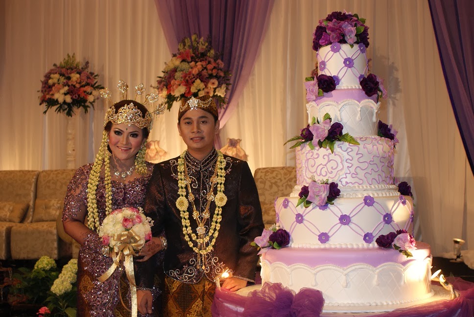 pakaian pengantin sunda 