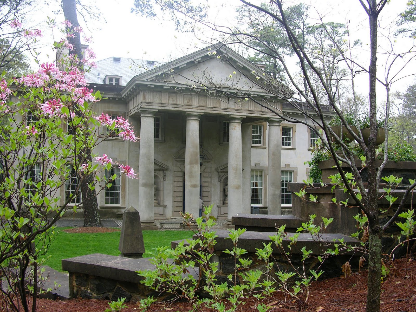 Good things happened The Swan house, the Braves and Friday treat