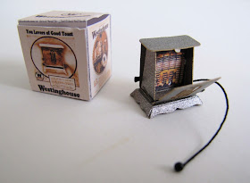1/12-scale vintage toaster with drop-down sides, and a box for it.