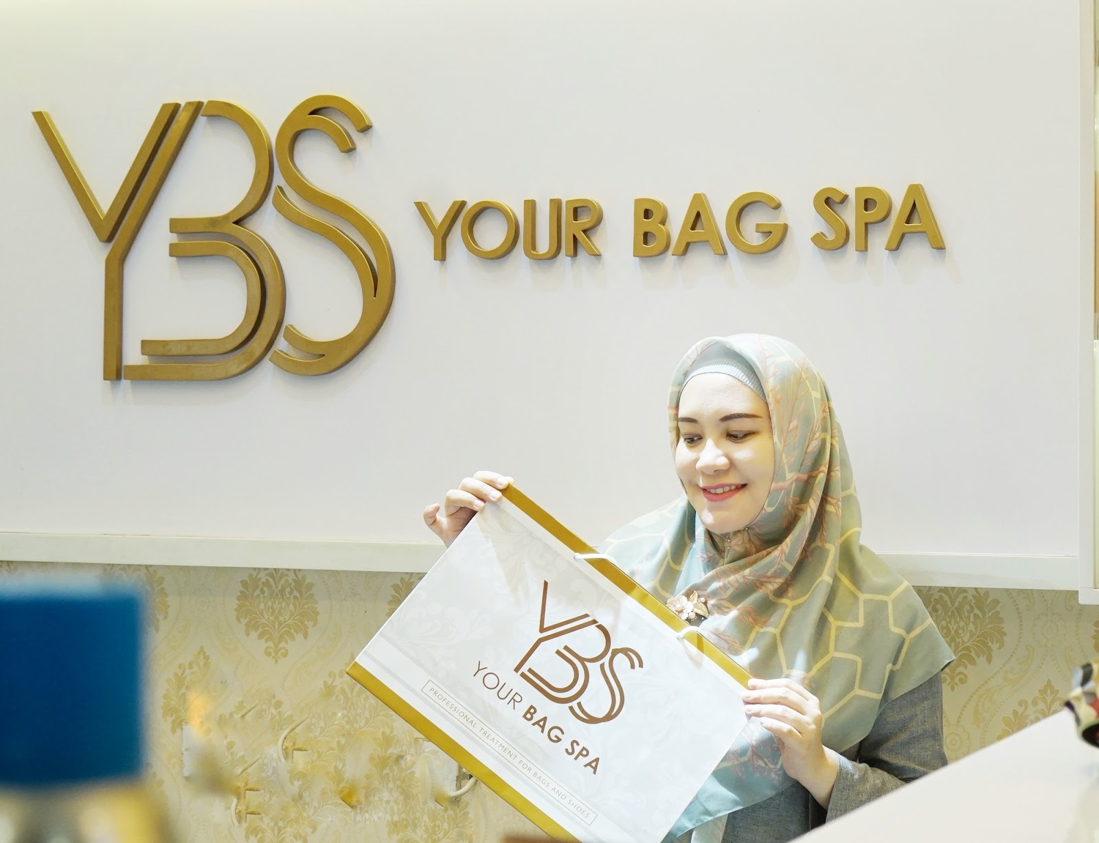 Review Your Bag Spa Roswitha Jassin's Stories