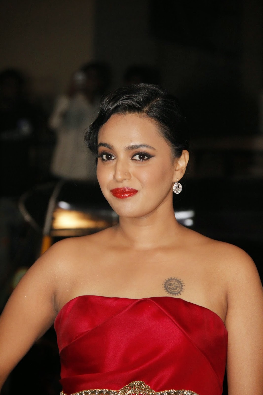 Sexy Bollywood Female Celebrities At The 60th Filmfare Awards 2015 In