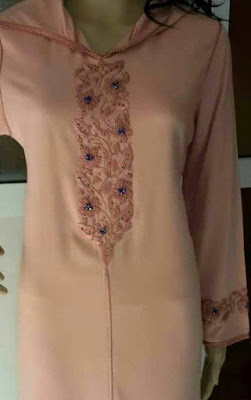 موديلات متنوعة و كلها نعومة وأناقة للجلابة المغربية بالراندة والطرز والعقيق وبمرمة الجوهر..للسيدة الأنيقة