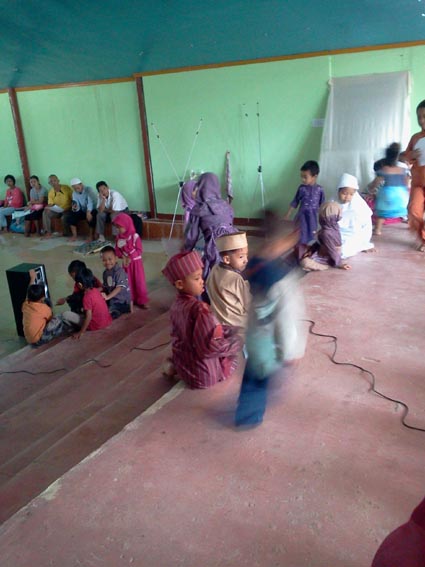 Blognya Miss Dini: Namanya juga anak-anak...