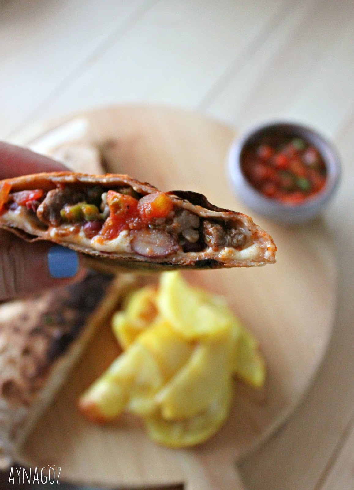 AynaGöz. Etli Quesadilla