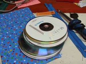 Cara Membuat Tempat Tisu dari  Kaset  CD  Bekas  Cara 