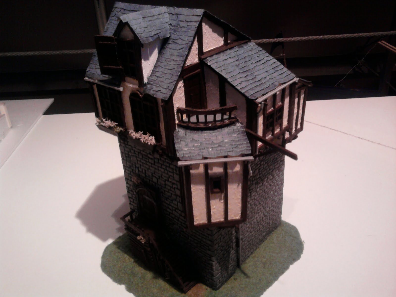 Maquette fonctonnelle de mantelet médéval, lvrée en kt | eBay