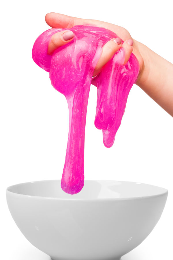 Make slime for kids using baking soda & contact solution!  This easy recipe does not require borax or liquid starch, making it great for all ages.  Baking soda slime for kids #bakingsodaslime #bakingsodaslimerecipe #makeslime #makeslimewithbakingsoda #slimerecipe #slime #slimerecipeeasy #bakingsoda