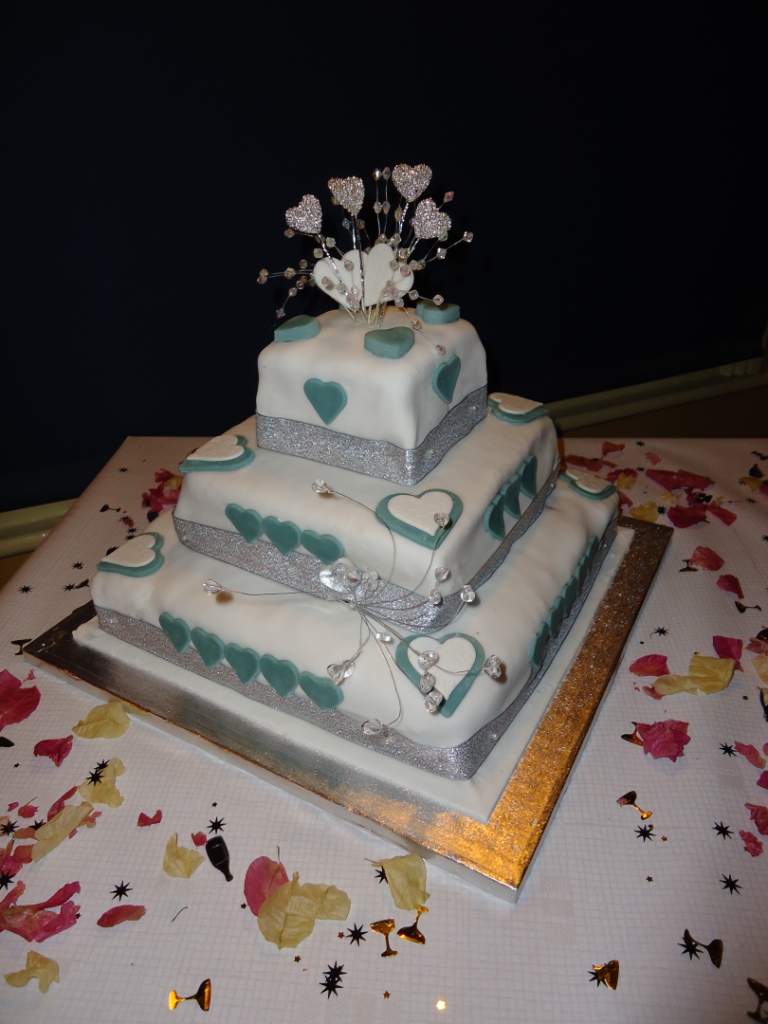 A Playful Stitch Knitting Needles and Cake!