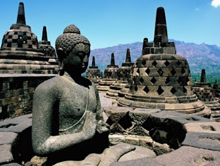Runtuhnya Tradisi Hindu-Buddha di Indonesia