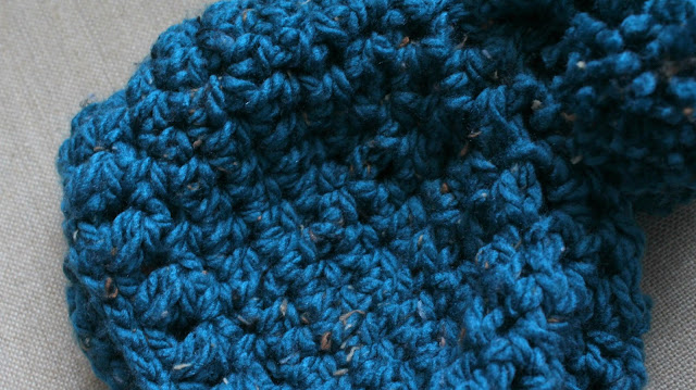 DIY // How To Crochet Chunky 4 Pom Pom Crochet Hat! Free Crochet Pattern!