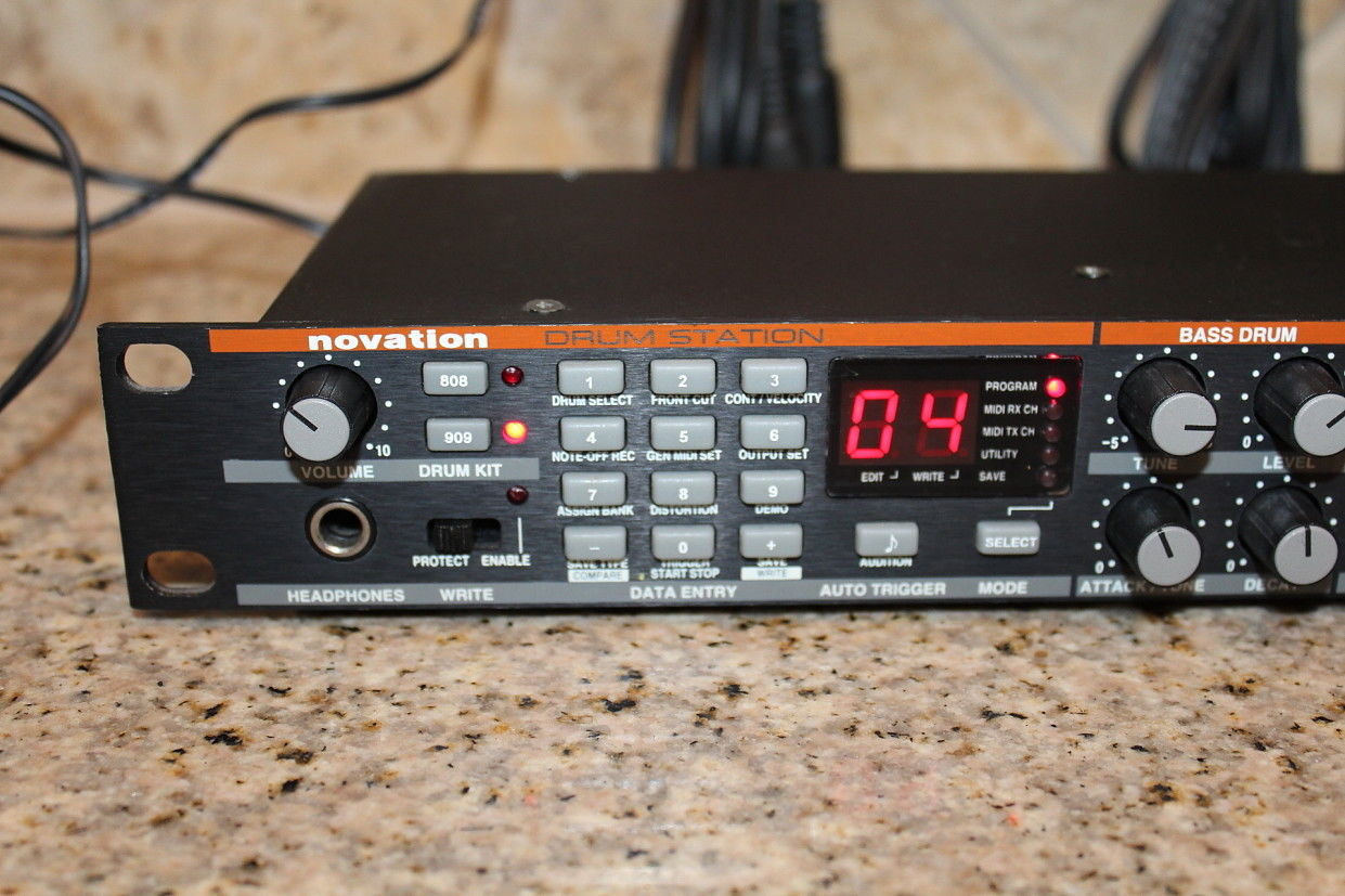 MATRIXSYNTH: Novation Drum Station V2 SN 013496