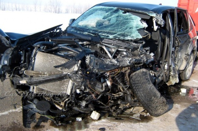 Real Car Crash in US,Real Fatal Crash: BMW Fatal Car Crashes