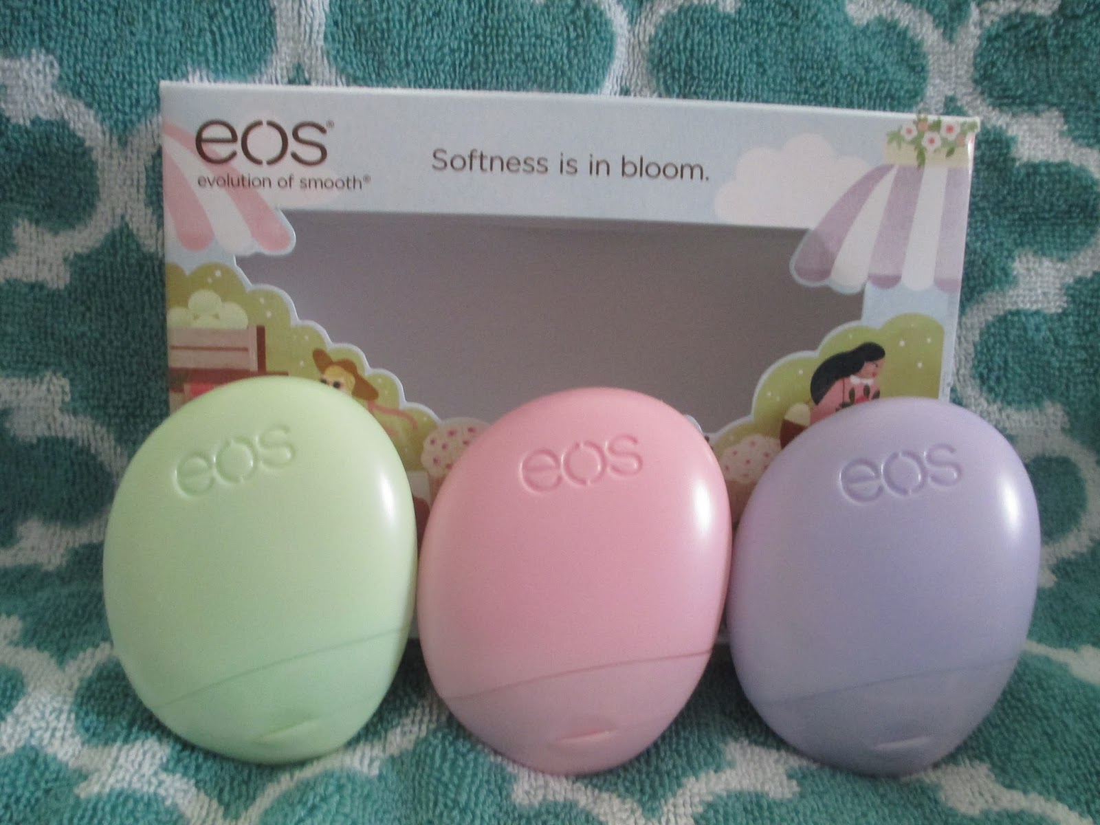 Whats Inside Your Beauty Bag? EOS Hand Lotion 3Pack Spring 2017