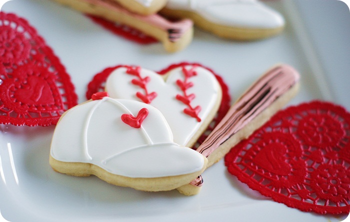 how to make baseball valentine decorated cookies
