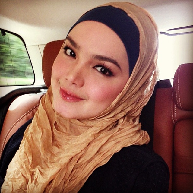 Fesyen  Tudung  Dato Siti Nur Haliza Love Is Cinta