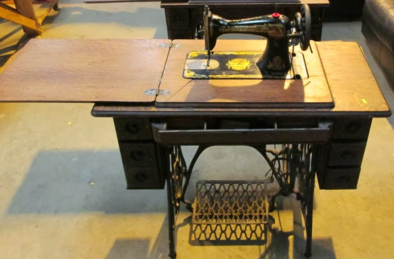 Vintage Sewing Machines Auction Update