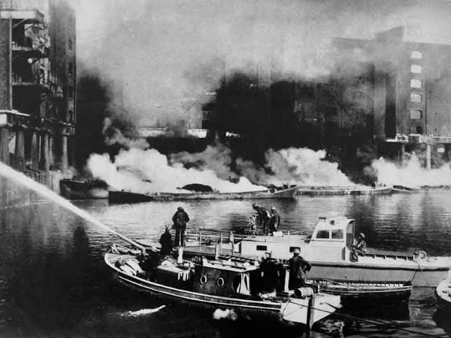 9 March 1941 worldwartwo.filminspector.com London fireboats