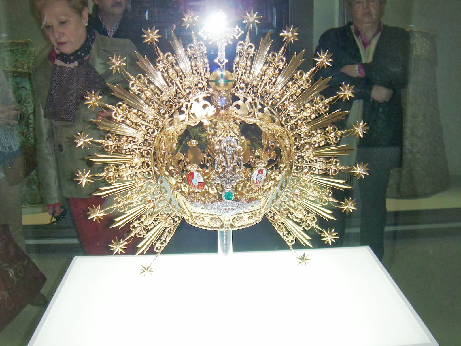 Corona de la virgen Macarena.