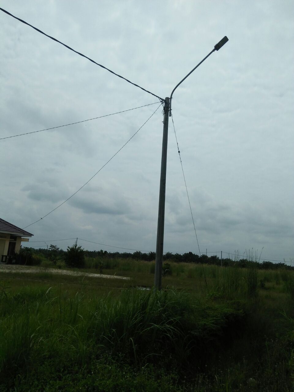 Proyek Pengadaan Listrik Jaringan Tegangan Rendah,Diduga Asal Jadi