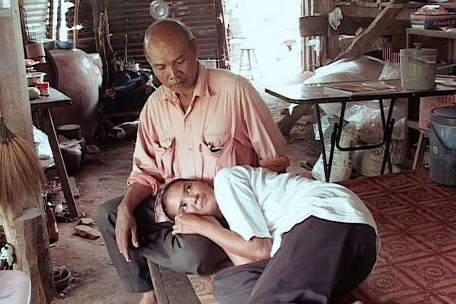 Apichatpong Weerasethakul, “Haunted Houses” (film, 60 min), 2001 © Apichatpong Weerasethakul