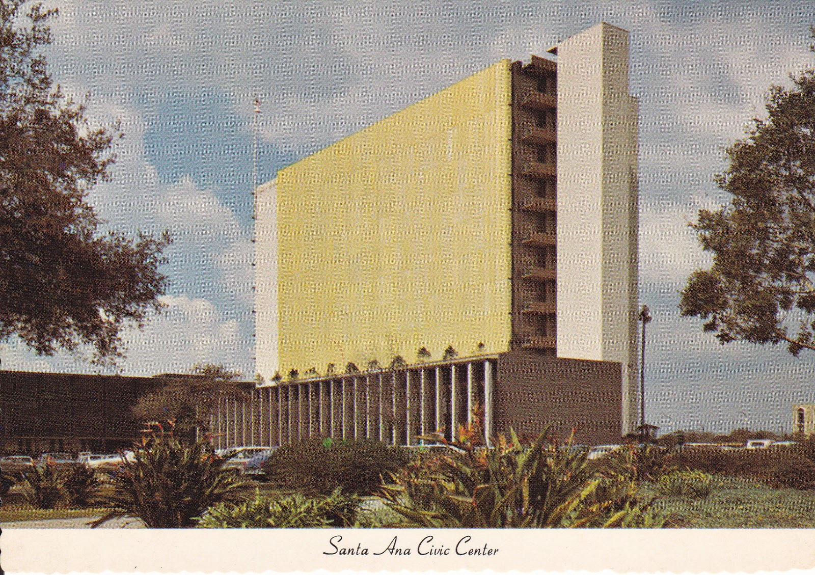 POSTALES INVENTADAS: 1174. Santa Ana Civic Center