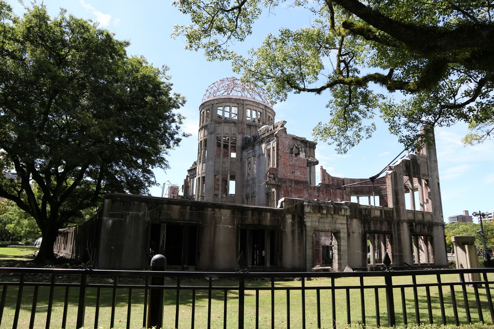 小肥不取景 逛完廣島平和記念資料館 記得吃個八昌廣島燒平復心情