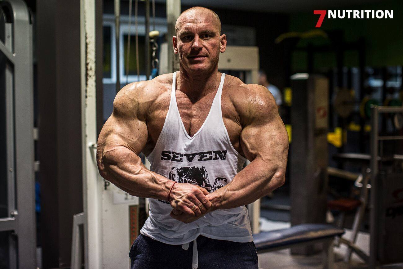 Muscle Lover Polish SuperHeavyweight bodybuilder Marek Olejniczak