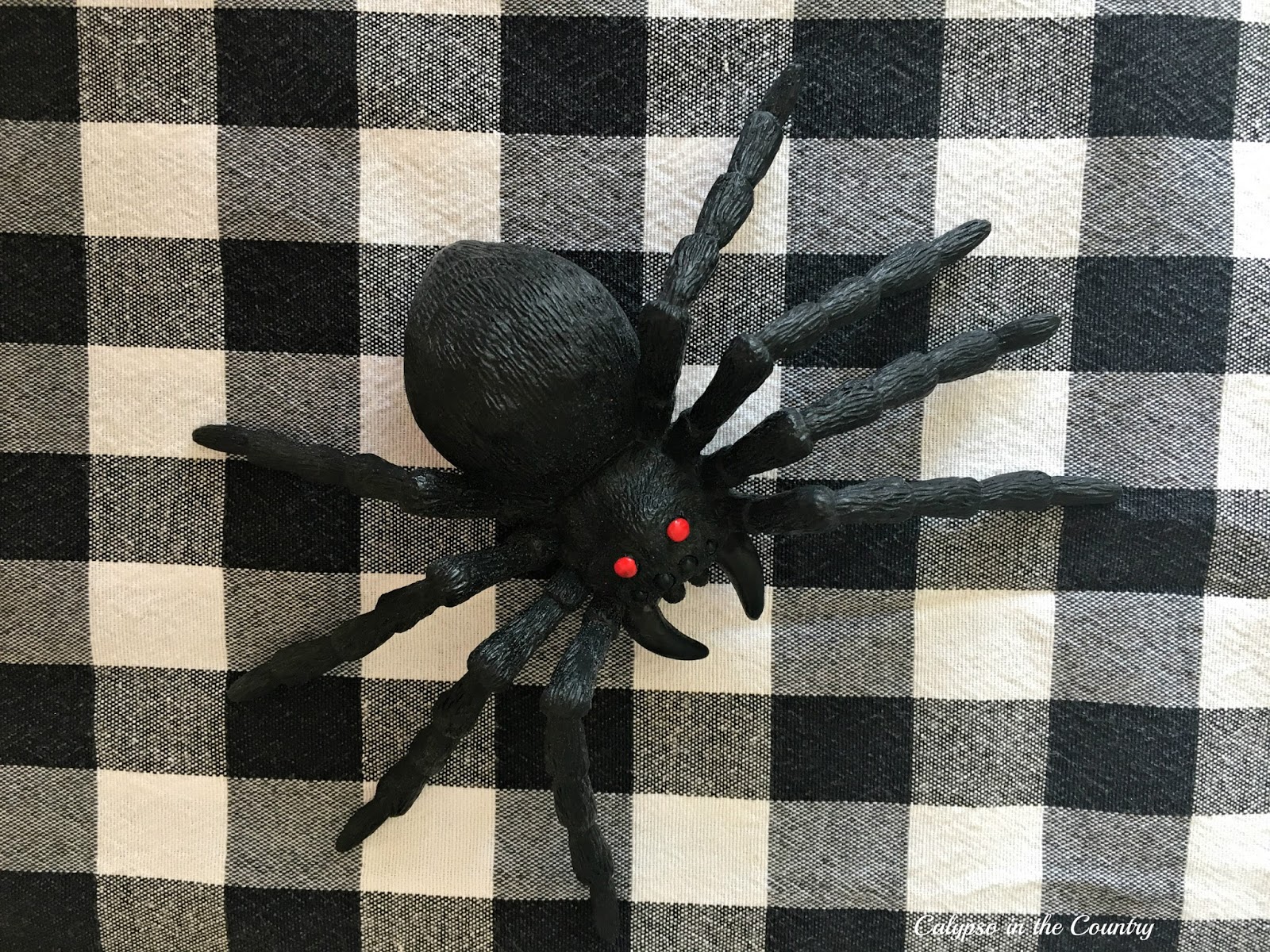 Plastic spider - and other cute ideas to fill Halloween gift bags