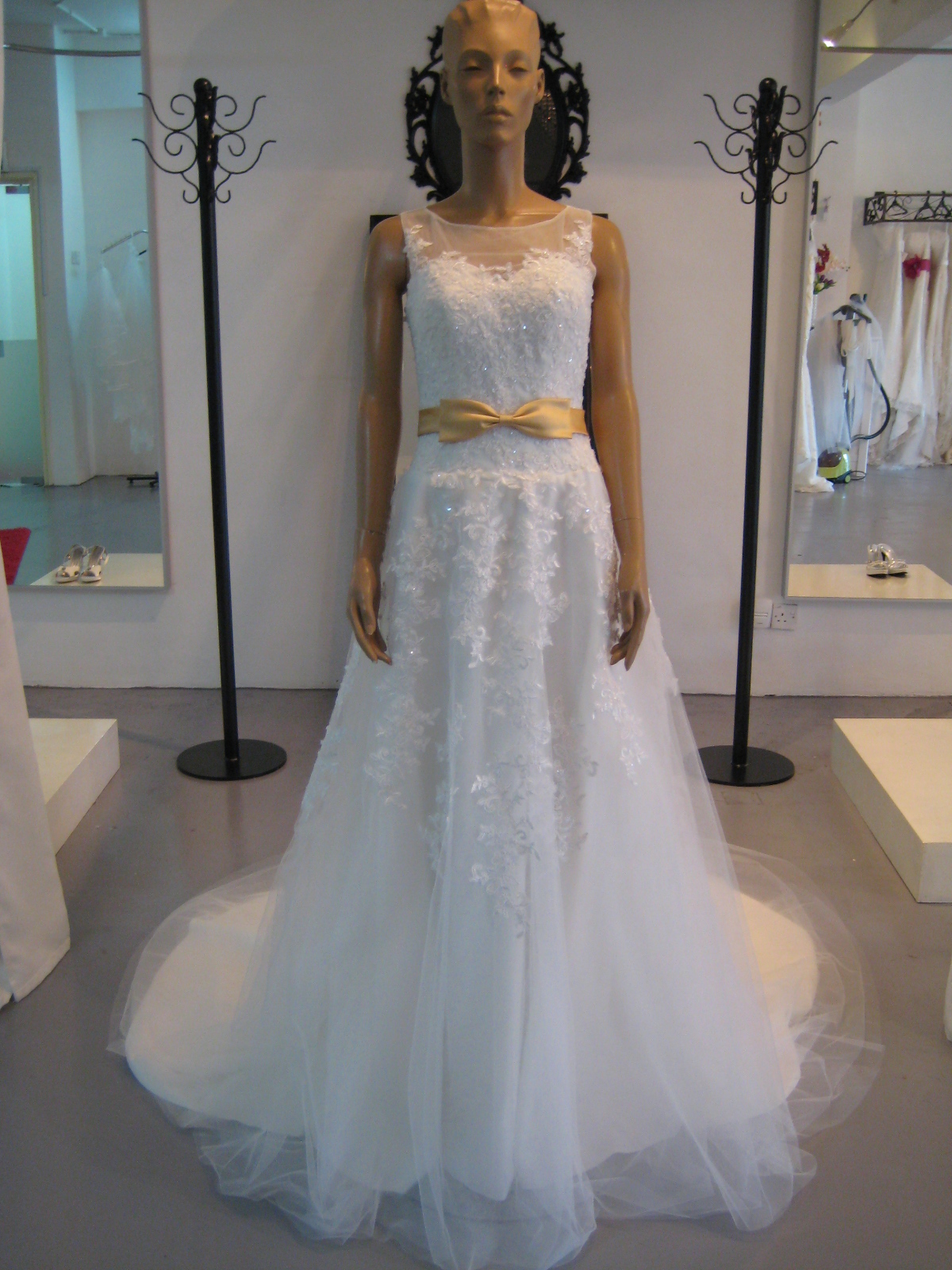 MY BRIDAL GOWN Sheer Neckline / Lace & Tulle Princess Cut