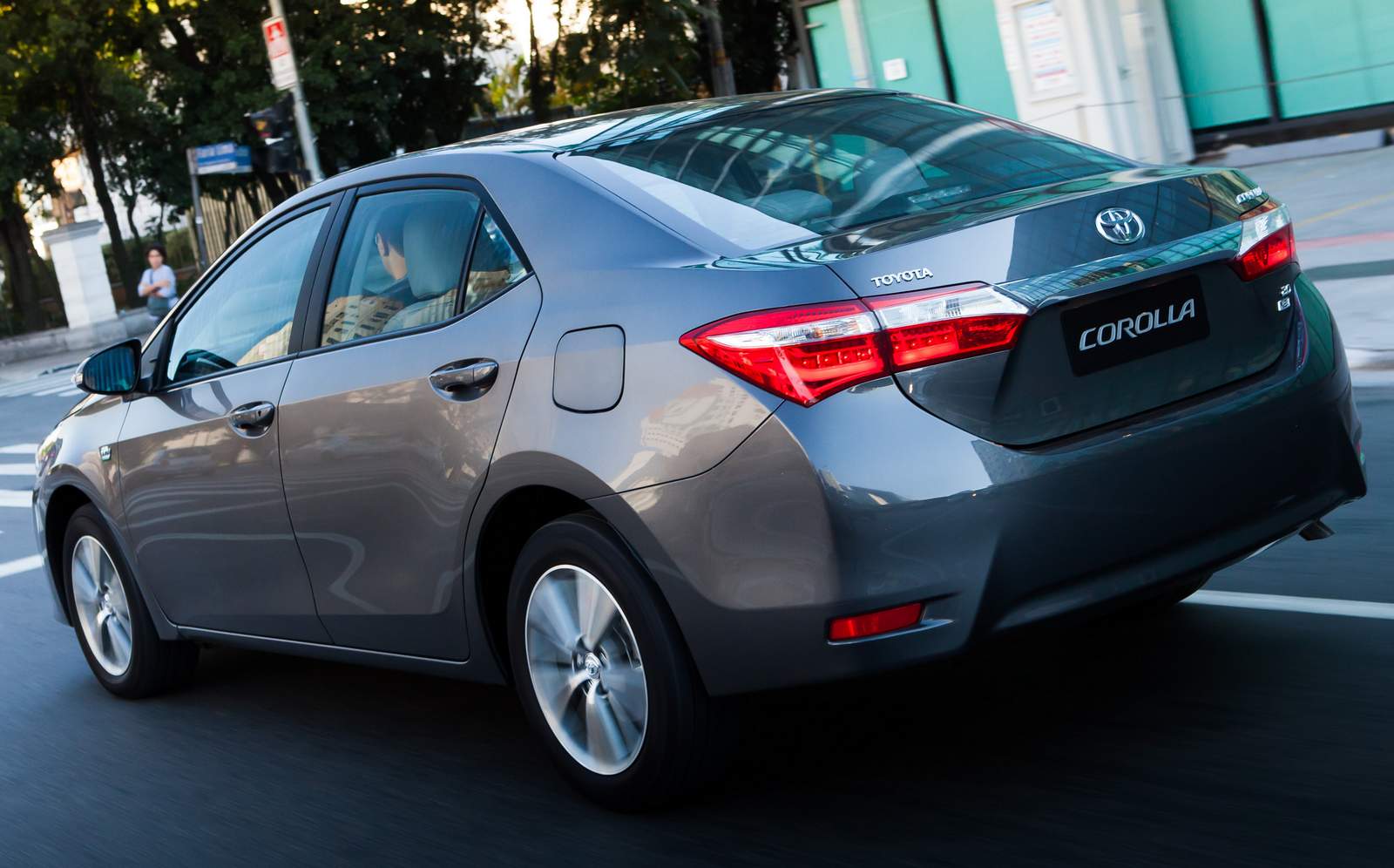 Toyota Corolla 2015: fotos, preços e itens das versões