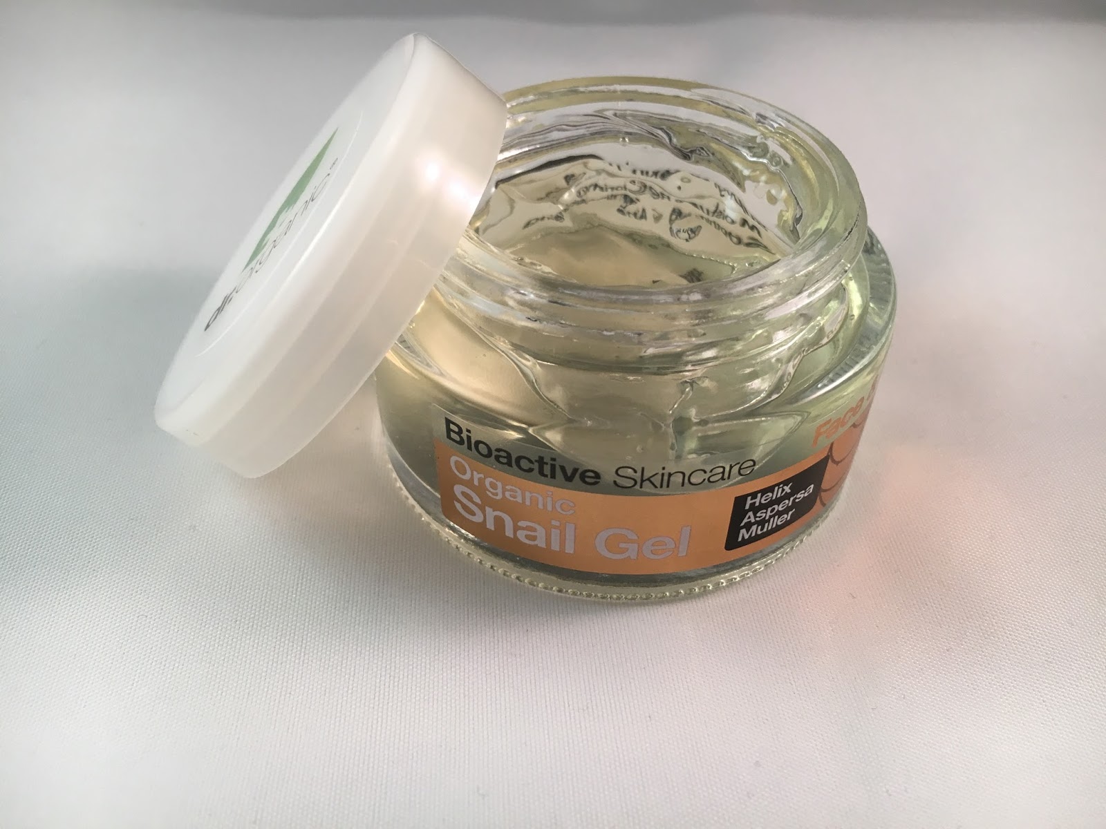 Dr. Organic's Snail Gel holy anti-ageing, moisturising, regenerating and soothing