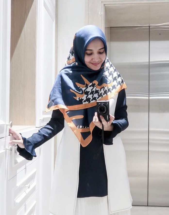 √ 23 Model Hijab Zaskia Sungkar Modern yang Simple Super Cantik Terbaru