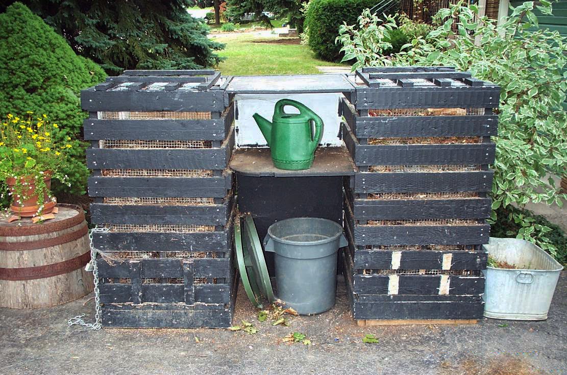 Hamilton Conservation Do It Yourself Composter that Works!