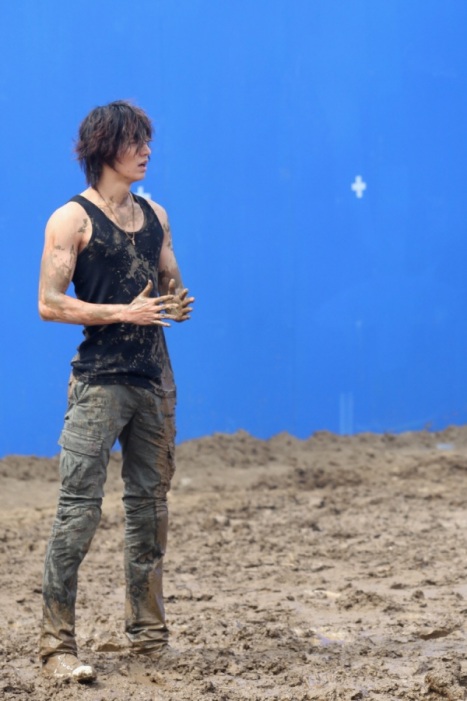 City Hunter By Lee Min Ho I ♥ MinSun: Lee Min Ho films in the mud for “City Hunter”