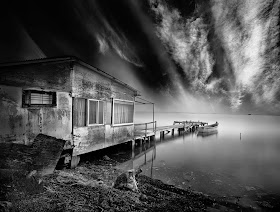 07-Vassilis-Tangoulis-The-Sound-of-Silence-in-Black-and-White-Photographs-www-designstack-co