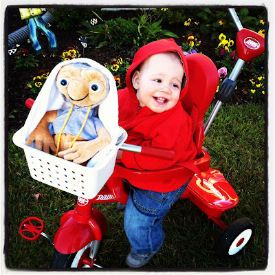 Best toddler Halloween costume Elliot with E.T. - this post shows you everything you need | The Lowcountry Lady