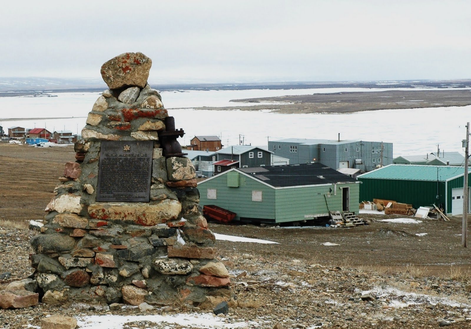 Ultima Thule Sites with history in the canadian ArcticSachs Harbour