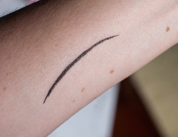 Beauty: Master Precise Curvy eyeliner review