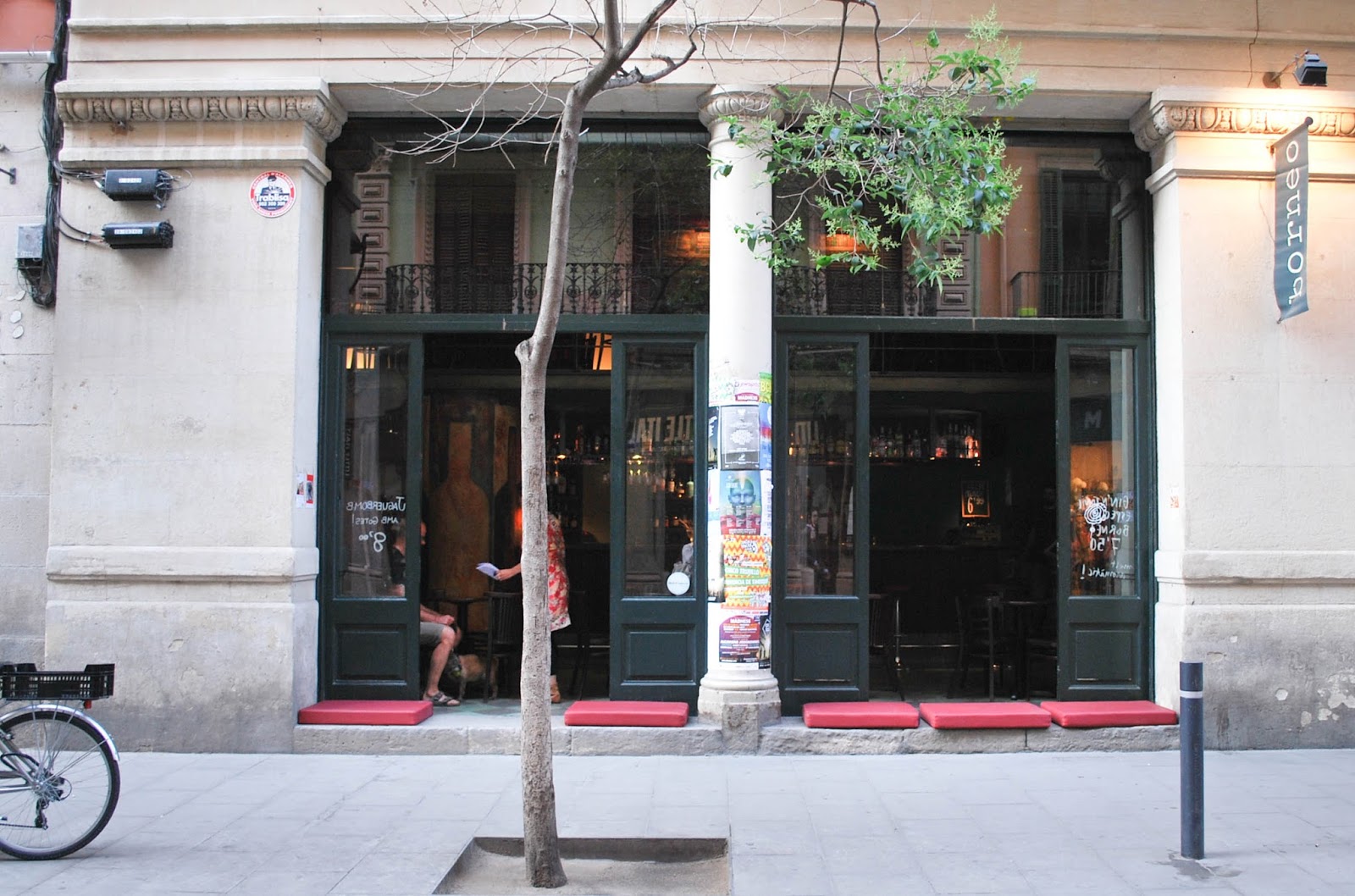 http://www.hommum.com/2014/06/el-born-que-ver-y-donde-comer.html #barcelona #bestplacesofbarcelona