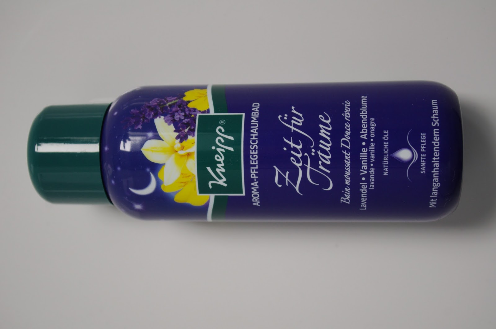 Kneipp Aroma-Pflegeschaumbad Zeit Für Träume – Lavendel Vanille, 2er Pack (2x400 Ml)