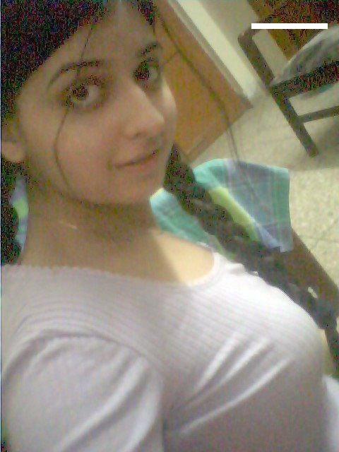 Free Cute Indian College Girls And Pakistani Girls And House Wife