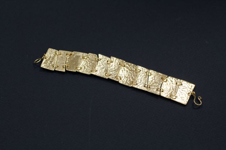 Hammered Metal Bracelet Tutorial has Great Tips / The Beading Gem