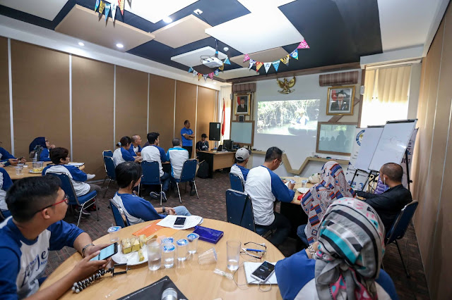 Peserta  Danone Blogger Academy 2018 terpesona menyaksikan film tentang wisata  desa yang digawangi para pemuda untuk membantu konservasi air, khususnya  wilayah aliran sungai di Klaten. Foto: Kompasiana